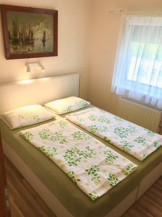 希欧福克Aranypart Apartman公寓 外观 照片
